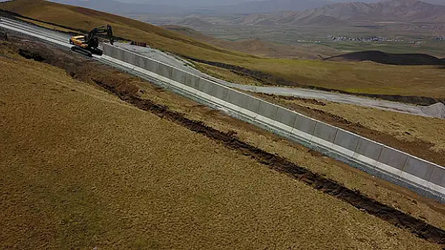 Van-İran sınırı beton duvar, hendek ve kulelerle 'geçilmez' olacak
