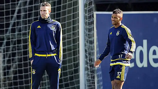 Van Persie ve Nani hayranlarının sorularını yanıtladı
