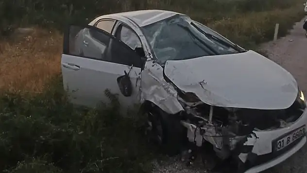 Van'da otomobil ile kamyonet çarptı: 6 yaralı