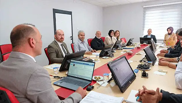 Vatandaşlarımızın durumunu yakından takip ediyorum