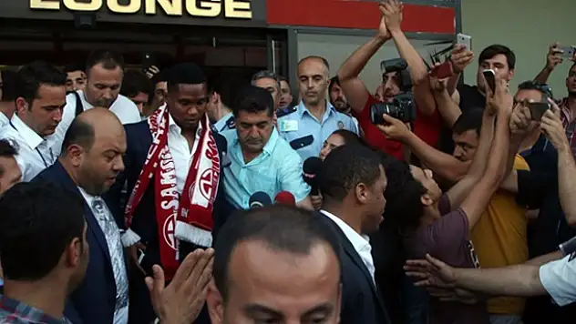 Ve en sonunda geldi! Eto'o Antalya'da