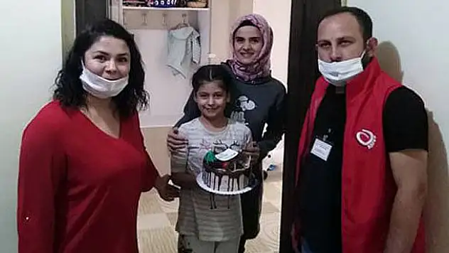 Vefa Destek Grubu'ndan küçük Sude'ye sürpriz doğum günü