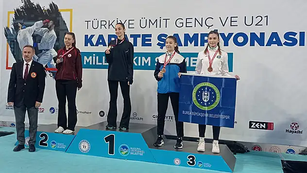 Vesile İlisulu, bronzla döndü 