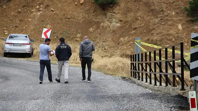 Veterinerin şehit edildiği bölgede 2 kişinin yol kesip araç kurşunladığı iddiası
