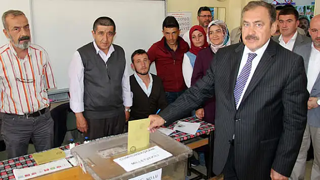 Veysel Eroğlu'nun oy kullandığı sandıktan 'Erdoğan' çıktı