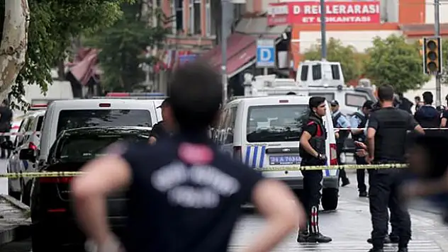 Vezneciler'de bombalı aracı bir kadın patlattı