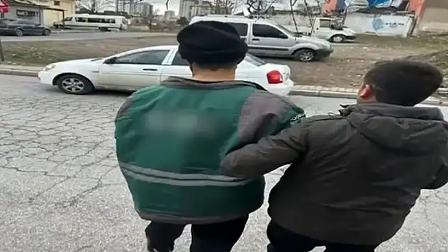 Vicdansızlığın böylesi: Filistinliler için toplanan yardım parasını çaldı
