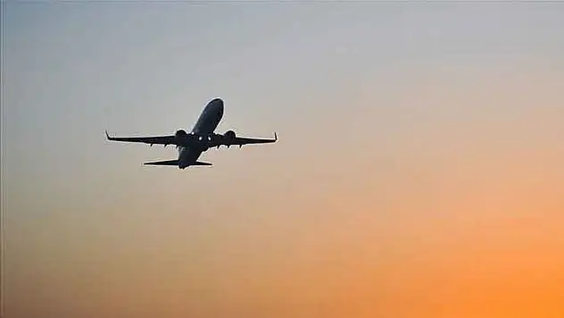 Vietnam'da artan yakıt fiyatları nedeniyle hava yolu şirketleri bazı uçuşları durdurmaya hazırlanıyor