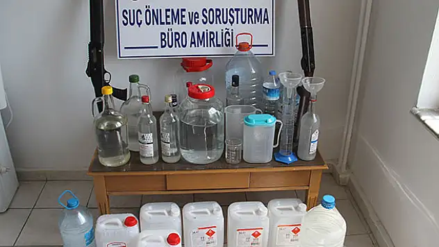 Virüs de dinlemediler! Konya'da içki kaçakçılığı operasyonunda 4 şüpheli yakalandı