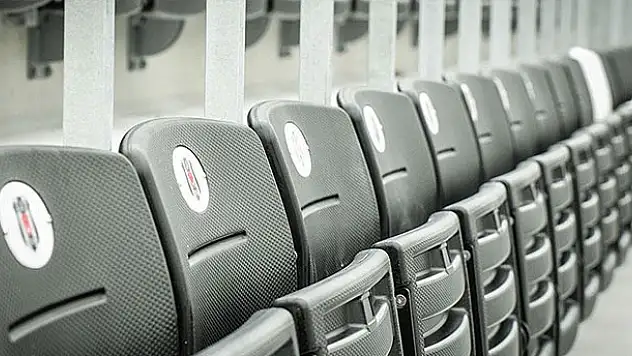 Vodafone Arena'da koltuk montajı başladı
