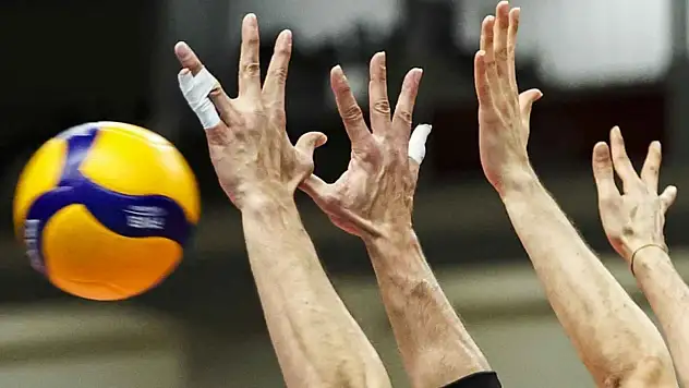 Voleybol Efeler Ligi'nde 'normal sezon' sona eriyor