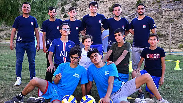Voleybol tutkunu 'dağ köyü'nün 2. lig takımı, yeni sezona imkansızlıklarla hazırlanıyor