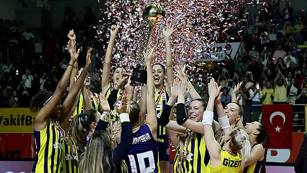 Voleybolda 2022 Kadınlar Spor Toto Şampiyonlar Kupası Fenerbahçe Opet'in
