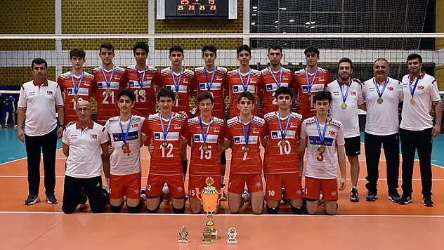 Voleybolda Balkan şampiyonu olduk