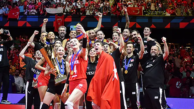 VOLEYBOLDA BİLEĞİMİZ BÜKÜLMÜYOR
