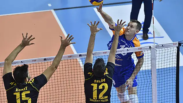 Voleybolda çekişme sürüyor