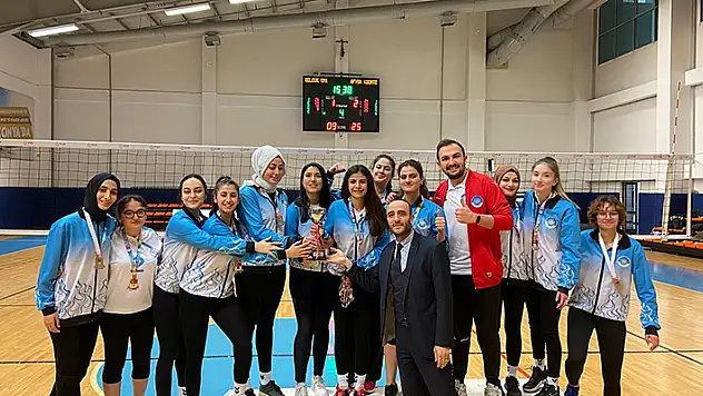 Voleybolda grup müsabakaları Konya'da yapıldı