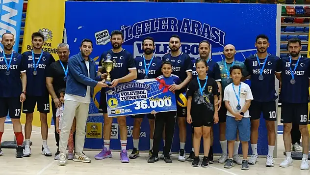 Voleybolda şampiyon Hüyük