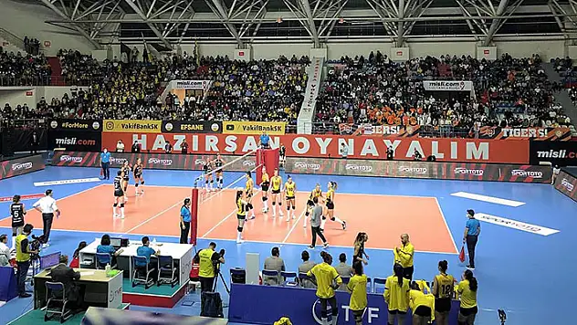 Voleybolda tam kapasite seyirci alınacak 
