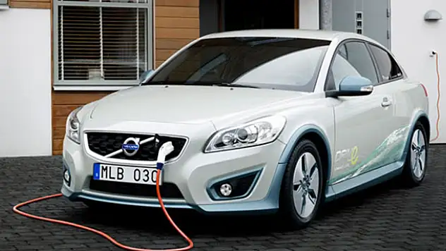 Volvo'nun ilk elektrikli aracı!