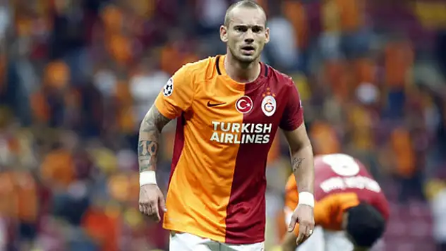 Wesley Sneijder sakatlandı