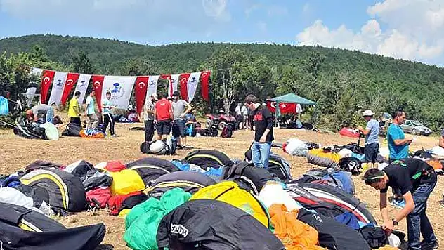 XC OPEN Yamaç Paraşütü Şampiyonası Akşehir'de başladı