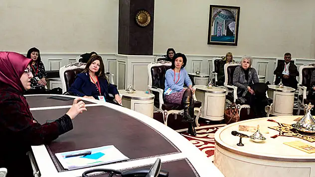Yabancı öğretmenler Başkan Toru'yu ziyaret etti