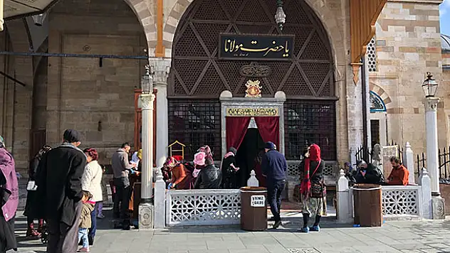 Yabancı turistlerin 'Mevlana aşkı' Konya'ya çekiyor