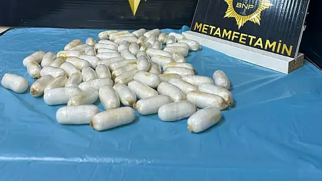 Yabancı uyruklu şahsın midesinden 550 gram uyuşturucu çıktı
