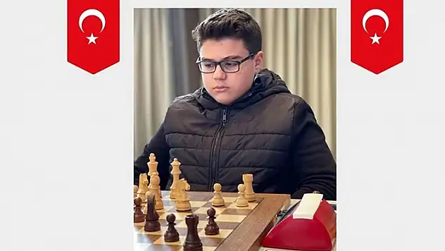Yağız Kaan Erdoğmuş, 12 yaşında 'büyükusta' unvanını aldı
