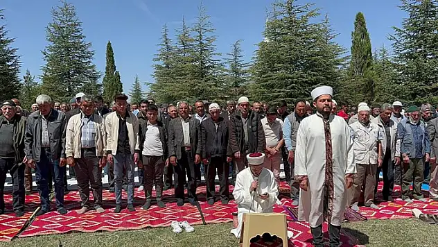 Yağmur duasına çıkıp 4 bin kişilik hayır yaptılar
