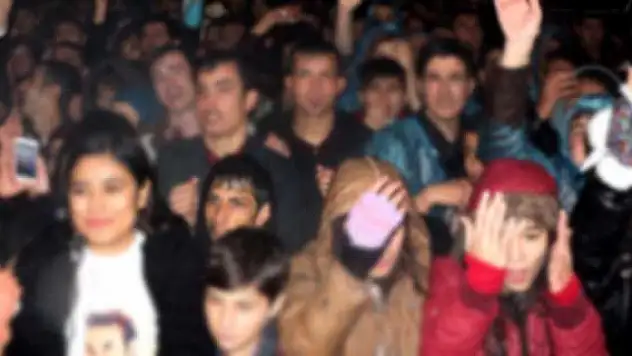 Yağmura rağmen konsere koştular