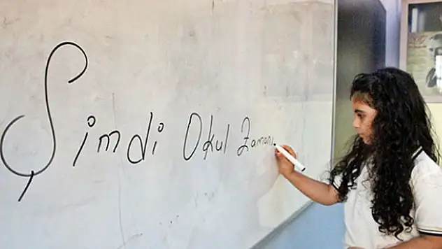 Yaklaşık 18 milyon öğrenci ders başı yaptı