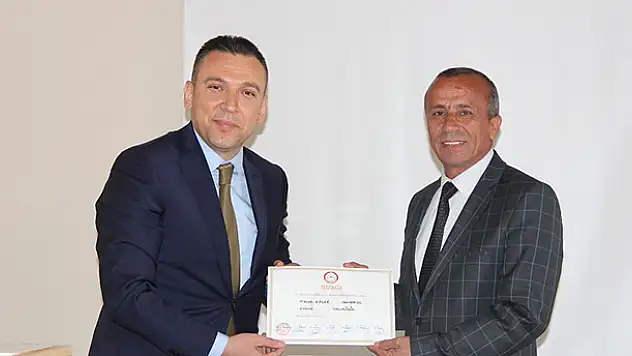 Yalıhüyük Belediye başkanı Koçer, mazbatasını aldı