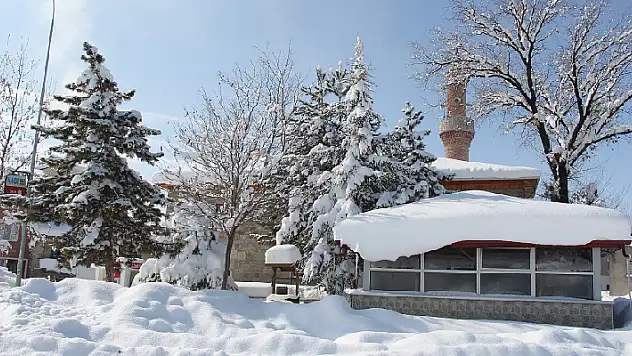 Yalıhüyük tarihinin en soğuk günlerini geçiriyor
