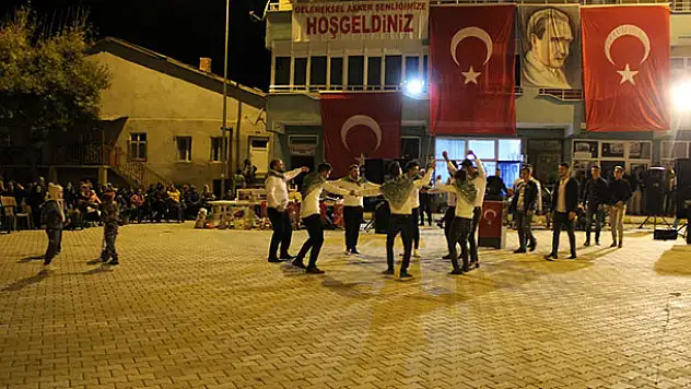 Yalıhüyük'te asker gecesi