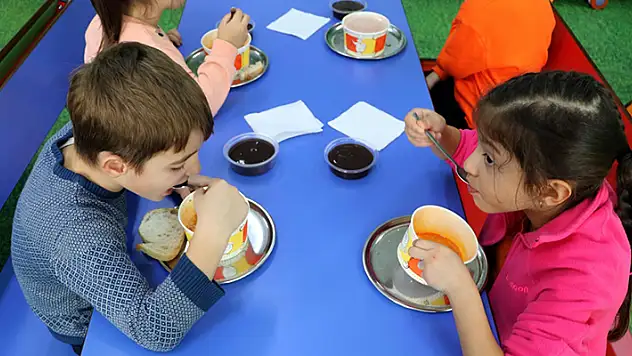 Yalıhüyük'te öğrencilere ücretsiz yemek uygulaması başlıyor
