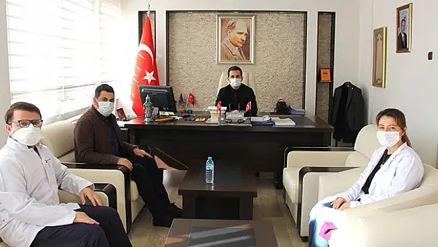 Yalıhüyük'te sağlık çalışanları başarı belgesi ile ödüllendirildi