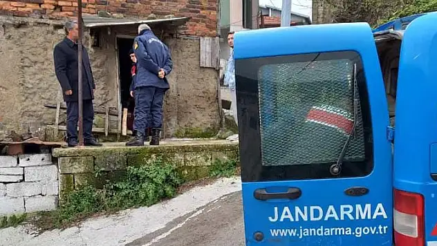 Yalnız yaşayan adam evinde ölü bulundu
