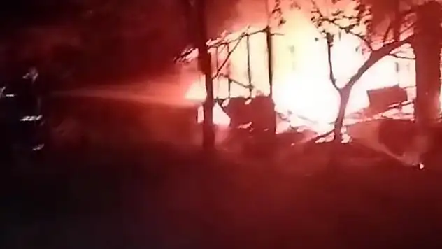 Yalova'da ahşap barakada çıkan yangında küle döndü
