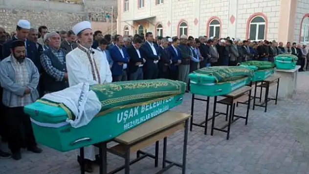 Yangın faciasında ölen baba ve 3 çocuğu toprağa verildi