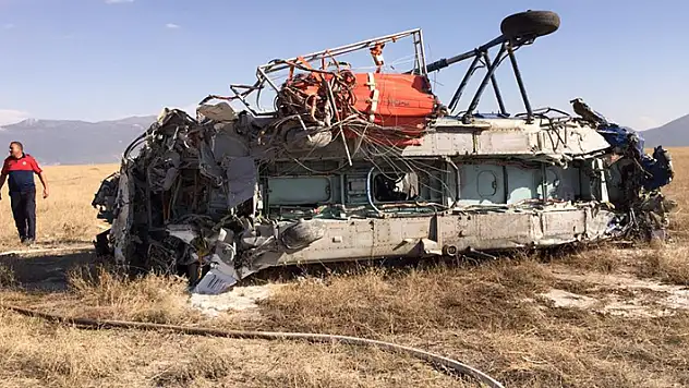 Yangın söndürme helikopteri Denizli'de düştü! 1 ölü 4 yaralı
