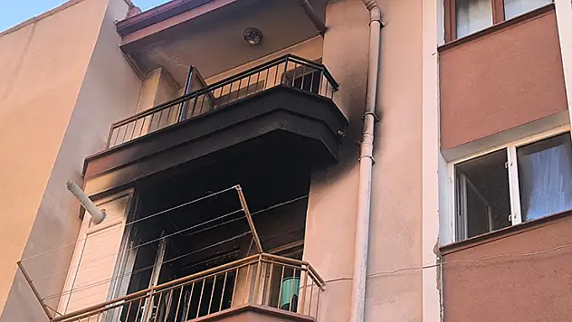 Yangında balkondan atlayan yaşlı adam hayatını kaybetti