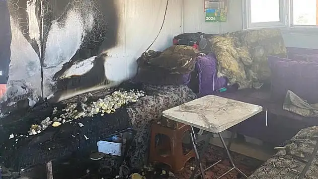 Yangında ev kullanılamaz hale geldi, 2 büyükbaş hayvan telef oldu
