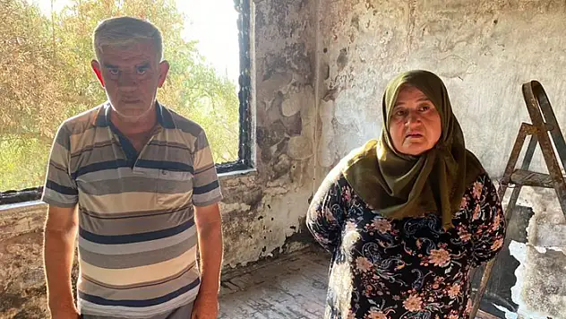 Yangında evleri küle dönen çift, balkonda yaşıyor 
