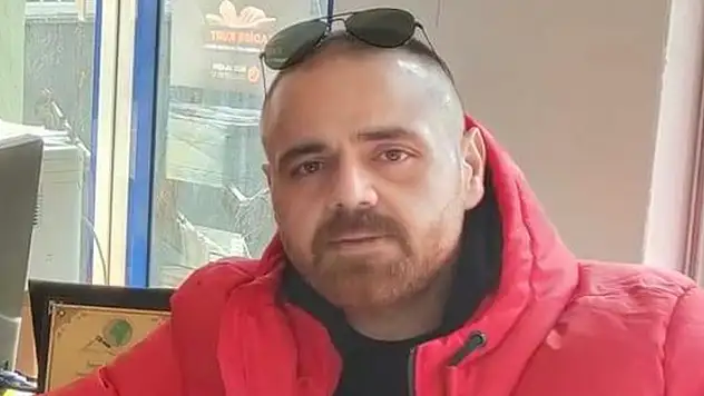 Yanında duran otomobilden inen kişinin silahlı saldırısına uğrayan şahıs hayatını kaybetti
