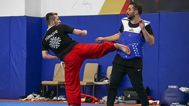 Yanlış girdiği kurs sırasından sonra hedef, Paris 2024 Paralimpik Oyunları'nda altın madalyaya uzanmak
