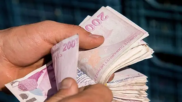 Yanlış ödenen emekli aylığının toptan geri istenmesi hak ihlali sayıldı