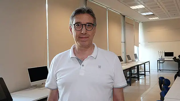 Yapay zeka, meslekleri bitirmeyecek!