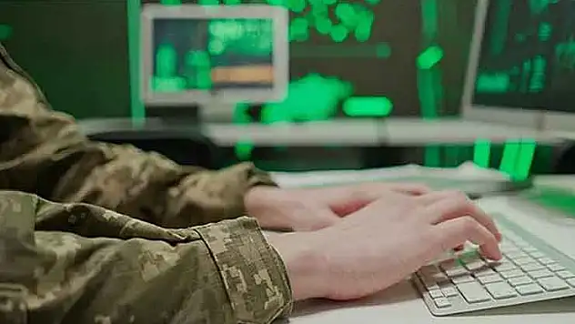 Yapay zekanın savaş ortamında kullanımı hukuki soru işaretlerini büyütüyor